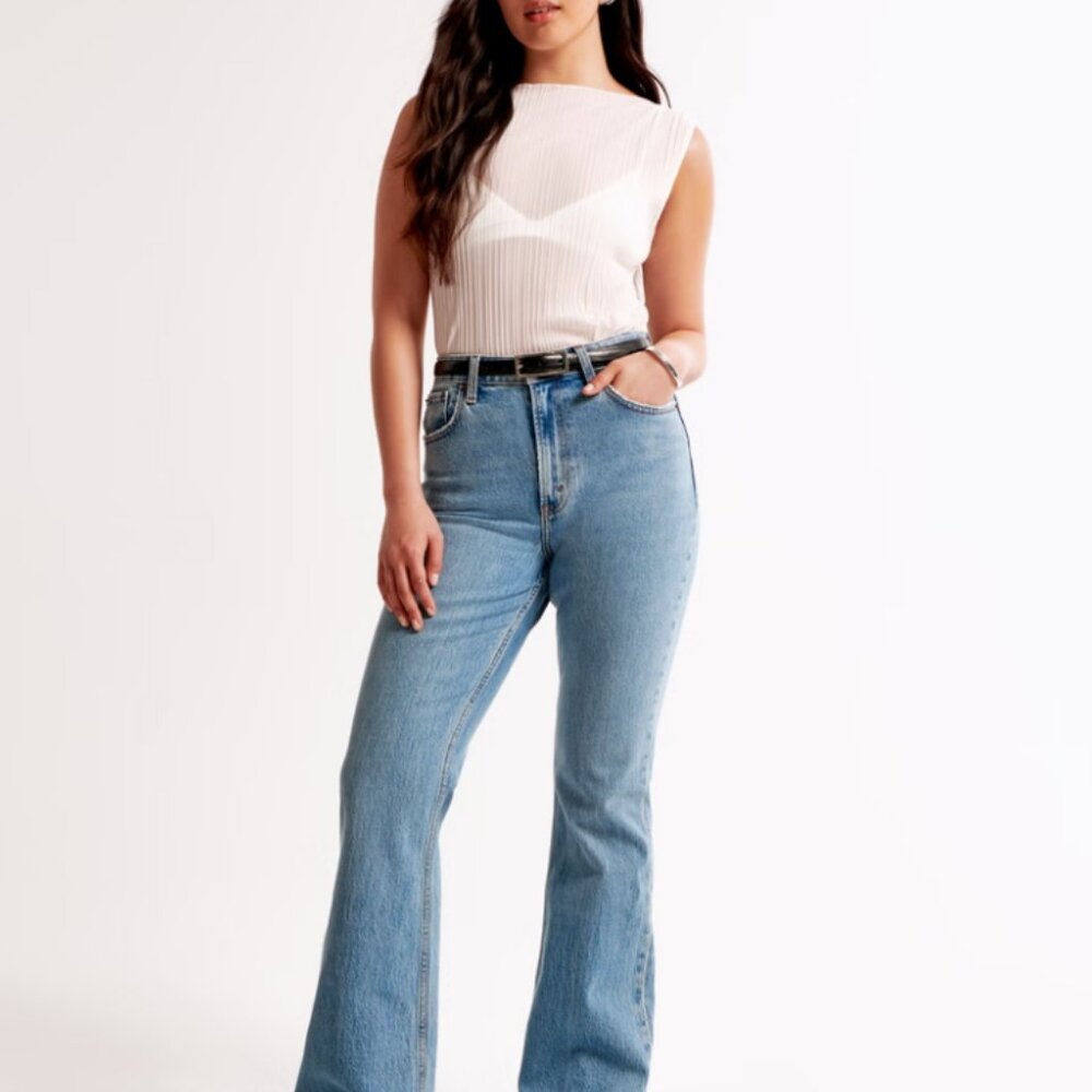 Abercrombie & Fitch Curve Love High Rise Vintage Flare Jean - Size 28
